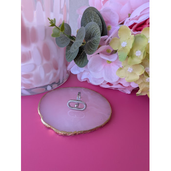 Bague moderne argentée.