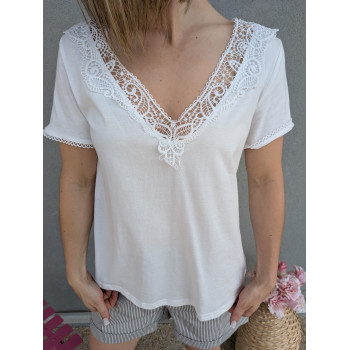Tee-shirt coton avec dentelle.