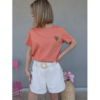 Tee-shirt cœur léopard.