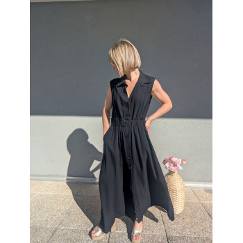 Robe longue sans manches noir.