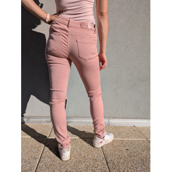 Pantalon de couleurs.