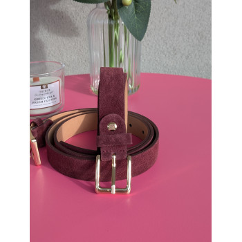 Ceinture bordeaux.