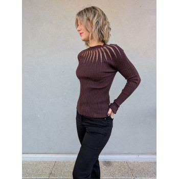 Pull choco ajouré.