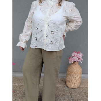 Blouse brodée romantique...